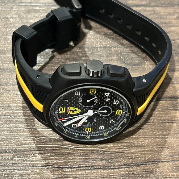 Ferrari Fast Lap Men’s Watch - Picture 2 of 4